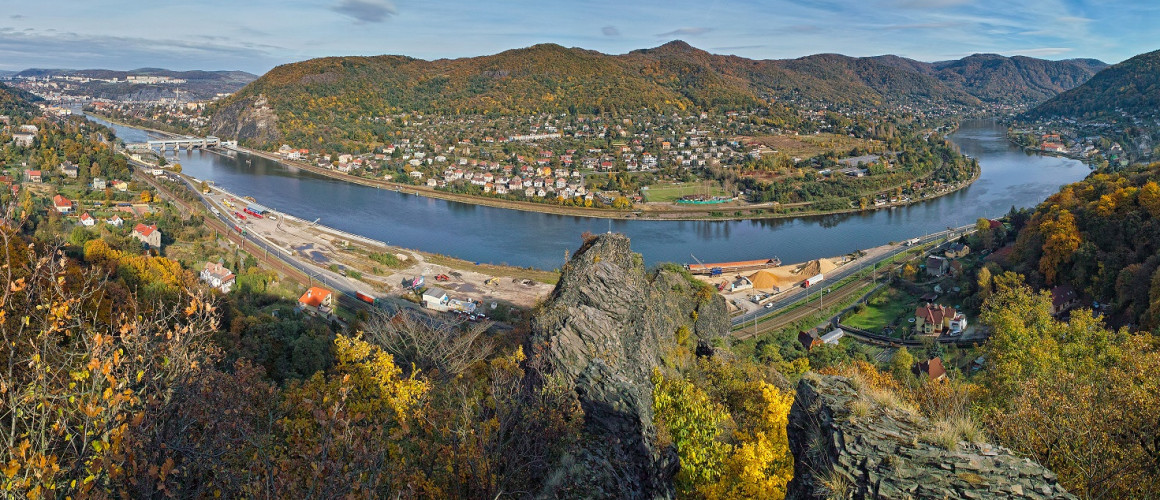 Bohemian Central Uplands_Panorama_Vrkoč.jpg