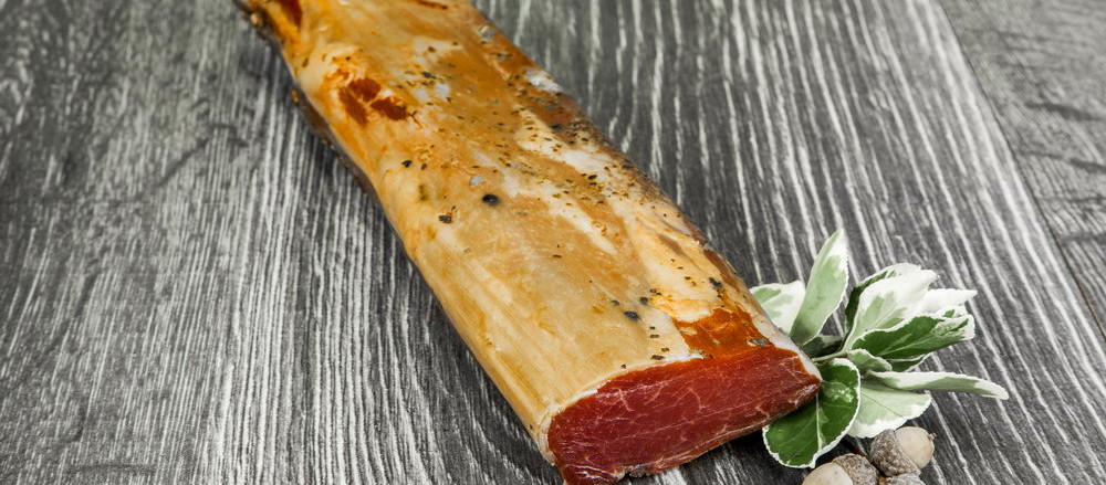 Pršut z divočáka.jpg