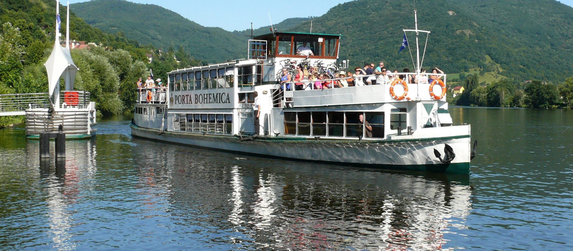 Lodní linka 901 - Dolní Zálezly.jpg