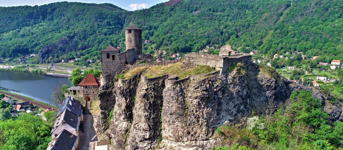 Hrad Střekov.jpg